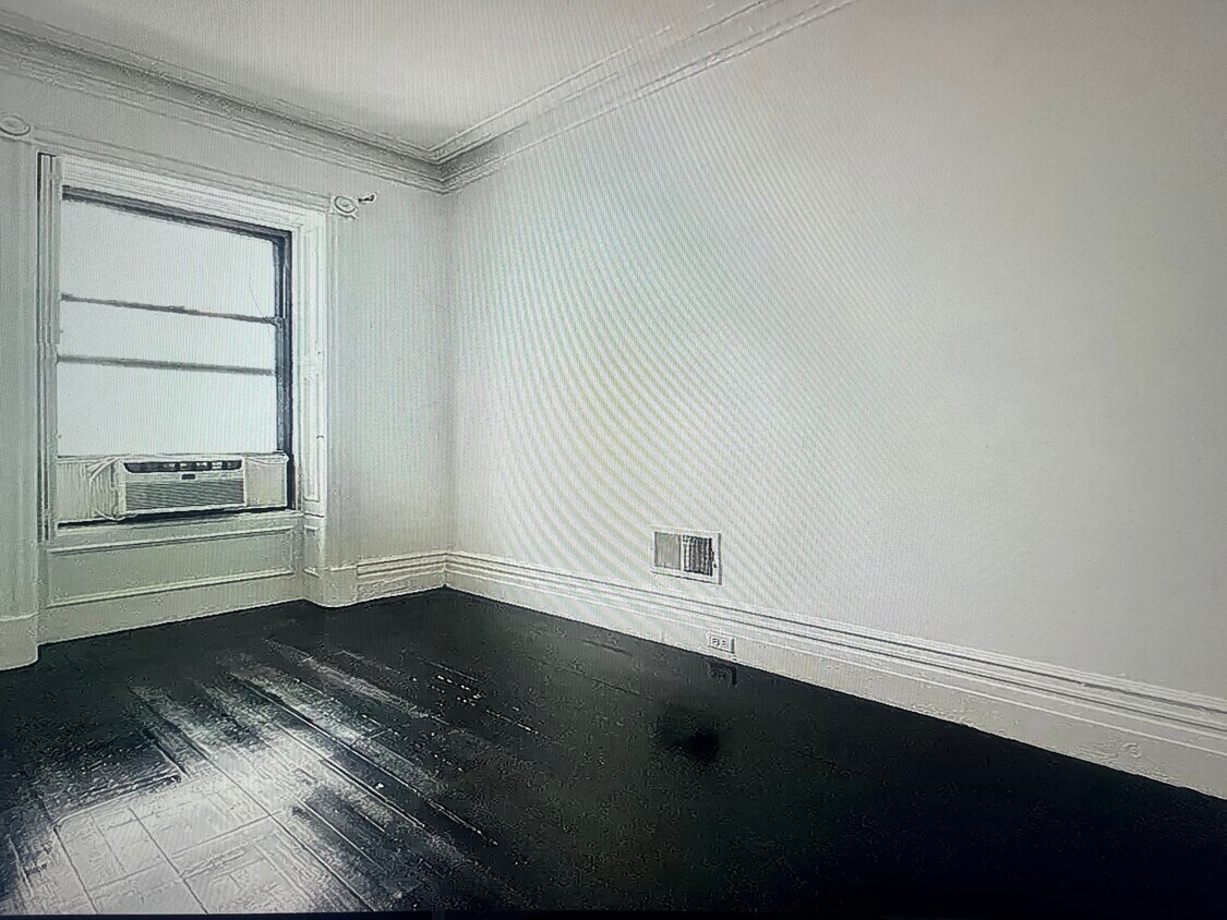 Foto del edificio - 5856 Madison Owner LLC