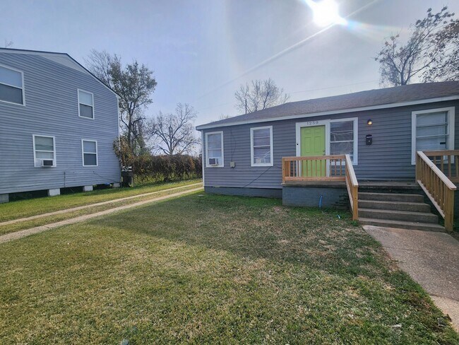 Foto del edificio - 1250 Estelle St