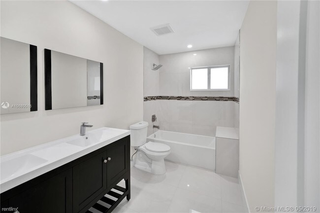 Building Photo - 3 br, 2 bath House - 5510 S Le Jeune Rd # B