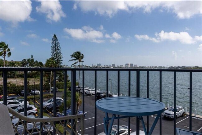 Building Photo - 11930 N Bayshore Dr