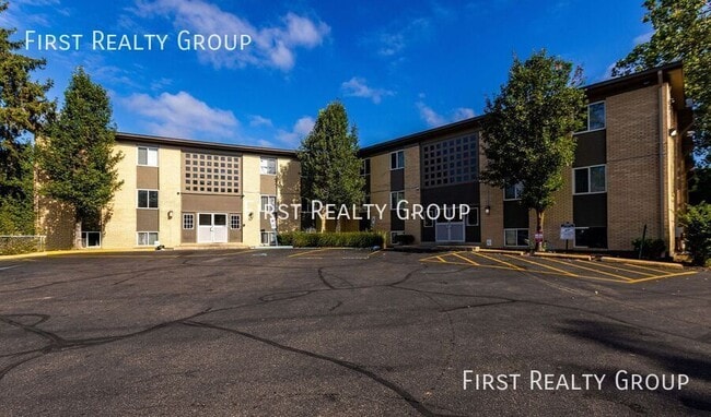 Building Photo - 5600 N Main St