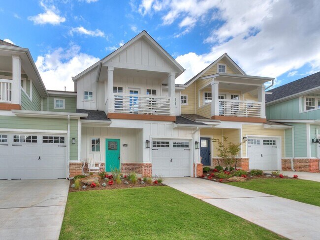 Foto del edificio - Luxury, Zero Maintenance Living Edmond Townhome