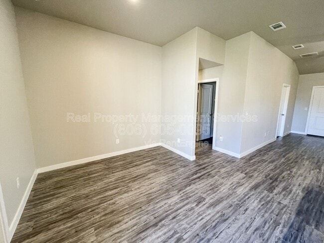 Foto del edificio - 3410 Bryan Ave