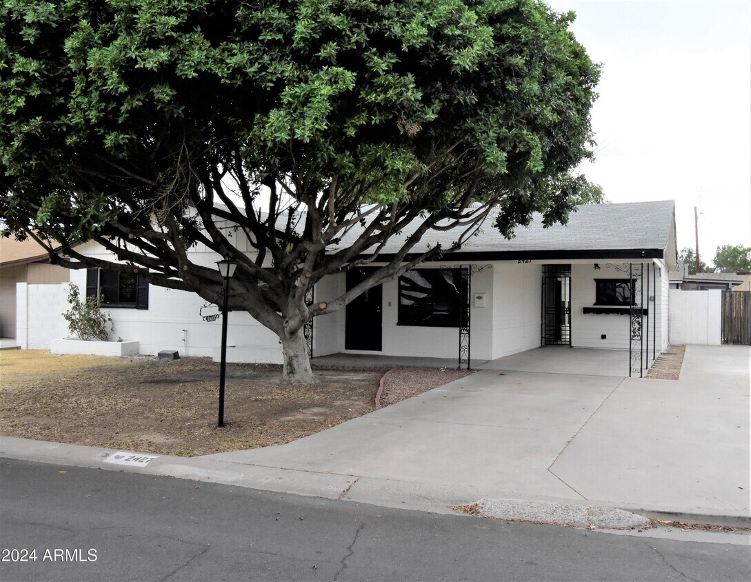 Primary Photo - 2427 W Citrus Way