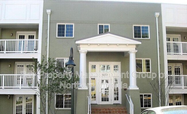 Building Photo - 4151 S Four Mile Run Dr
