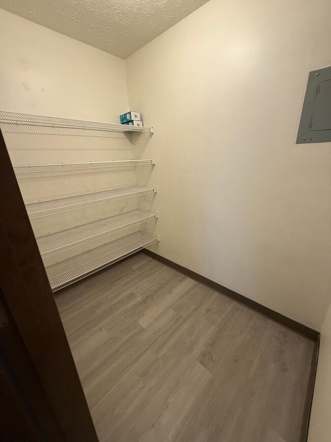 Building Photo - 5008 West Blvd