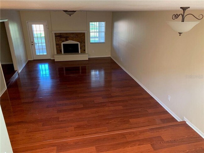 Building Photo - 1443 S Chickasaw Trail