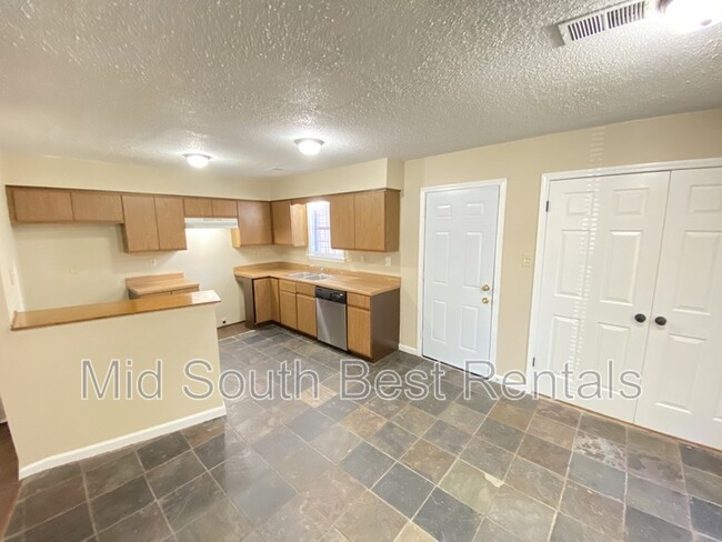 Foto del edificio - 4175 Hickory Grove Rd
