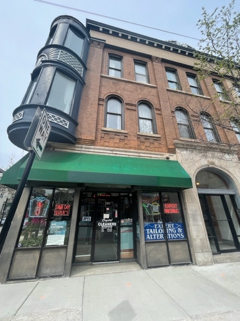 Foto del edificio - 1024 W Belmont Ave