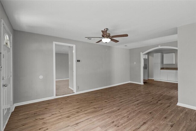 Building Photo - 5931 Southville St