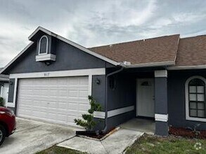 Building Photo - 917 SE Streamlet Ave