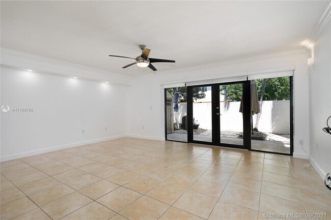 Foto del edificio - 3231 Bird Ave