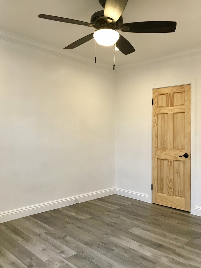 Foto del edificio - 335 N Alexandria Ave