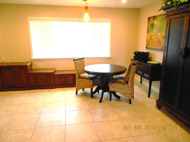 Foto del edificio - 726 Eglin Pkwy NE