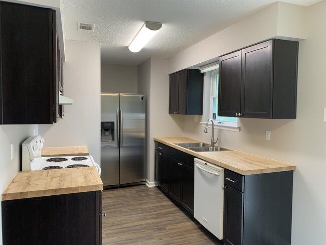 Foto del edificio - 219 Fowler St