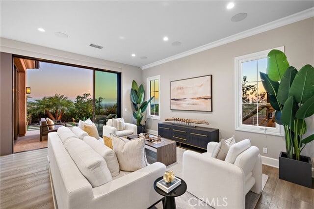 Building Photo - 168 Bellini
