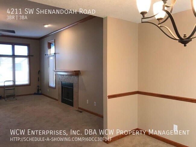 Foto del edificio - Elegant 3 bedroom 2 bath duplex!