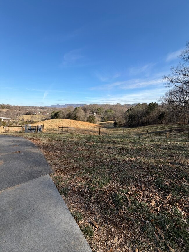 Foto del edificio - 119 Cochran Rd