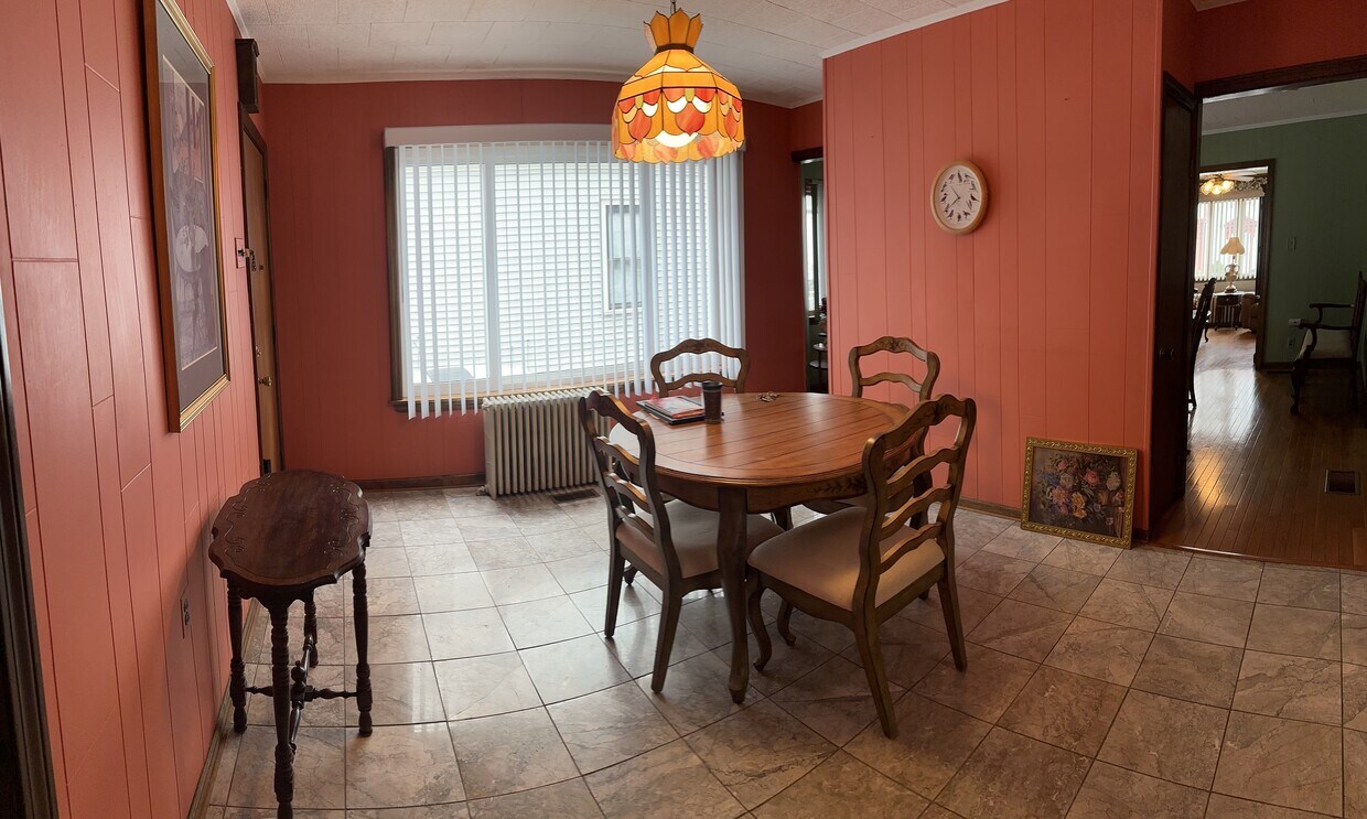 822 2nd St Unit 1st floor, Fall River, MA 02721 Apartments in Fall