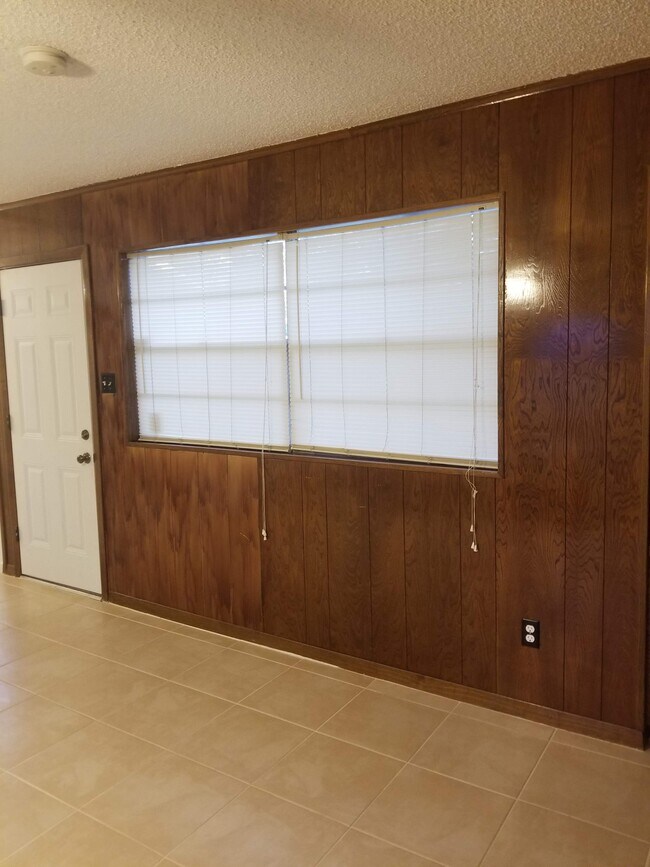 Foto del edificio - 7315 Strawbridge Ln