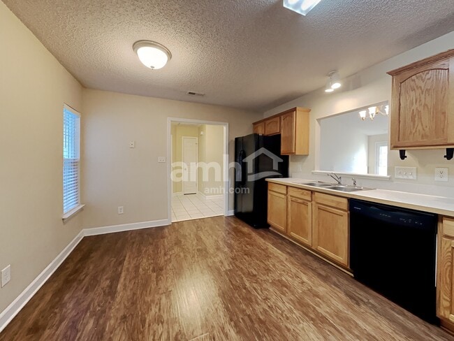 Foto del edificio - 2208 Thorn Crest Dr