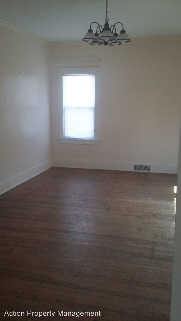 Building Photo - 5 br, 2.5 bath Apartment - 1622 W 1st St