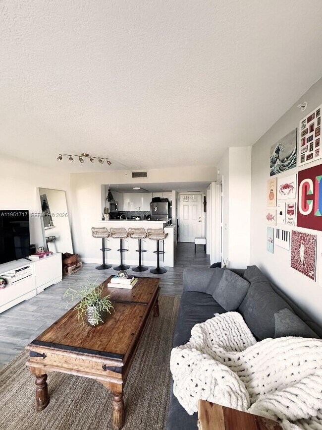 Foto del edificio - 3000 Coral Wy