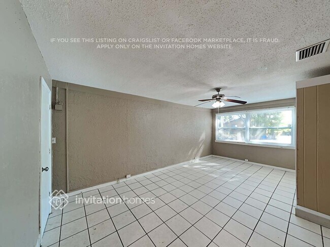 Building Photo - 8086 52nd Ln N