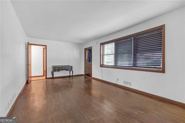 Building Photo - 5960 Brookdale Ln SW