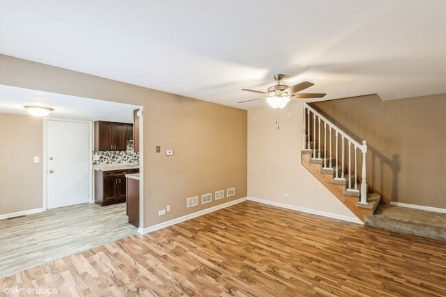 Building Photo - 1423 Sacramento Dr