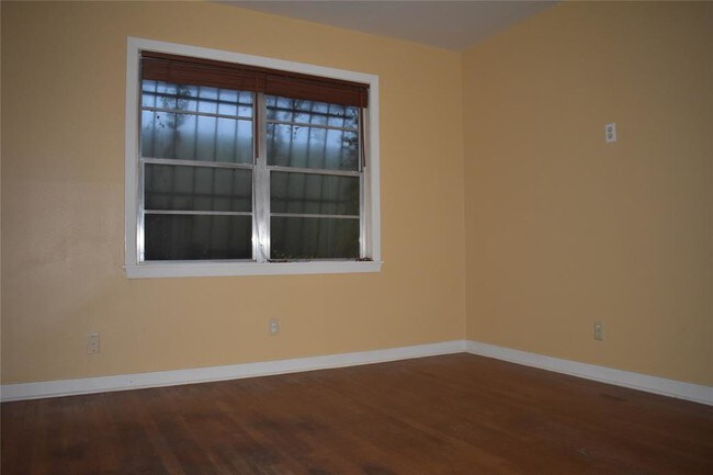 Building Photo - 3519 Drexel Dr
