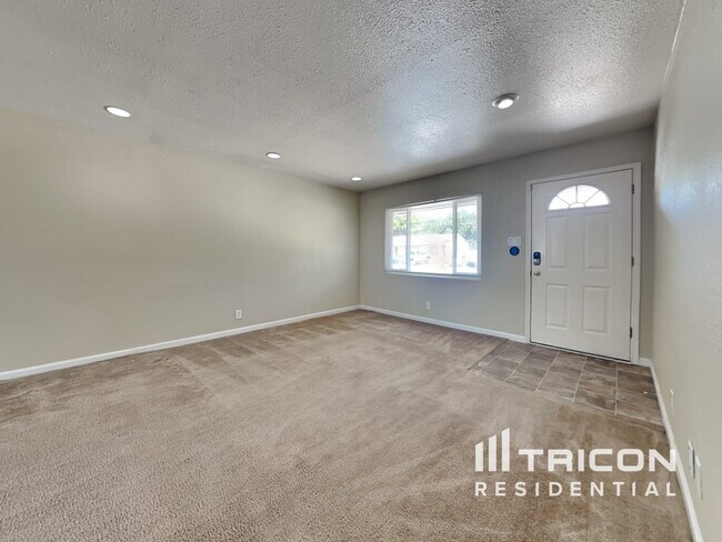 Building Photo - 525 Sawyer Way Sparks NV