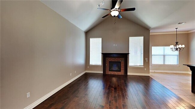 Foto del edificio - 15225 Western Vista Dr