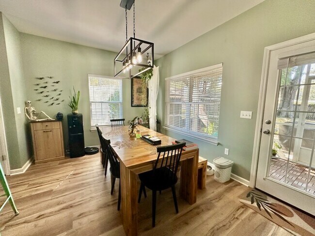 Foto del edificio - 349 Fir Ave