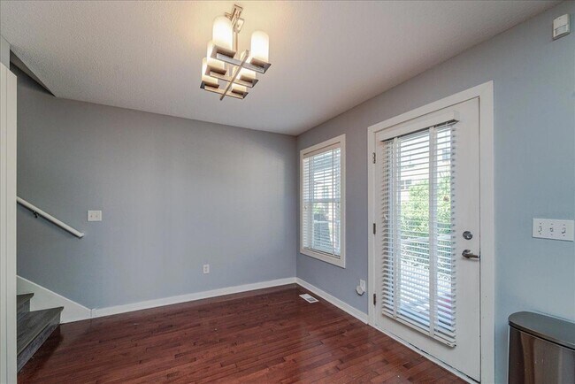 Foto del edificio - 1440 Marshall St NE