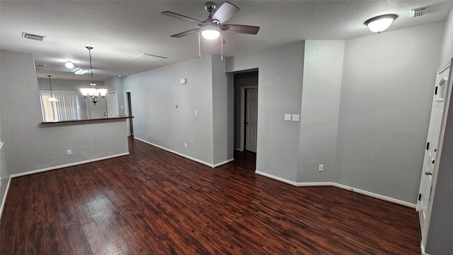 Foto del edificio - 4014 Mossy Pl Ln