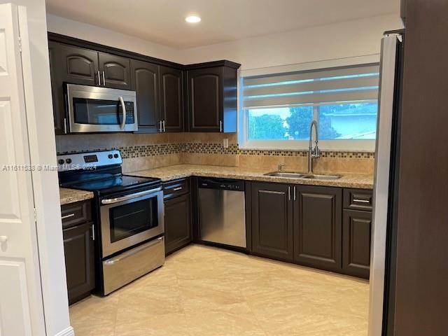 Foto del edificio - 9152 SW 95th Ave