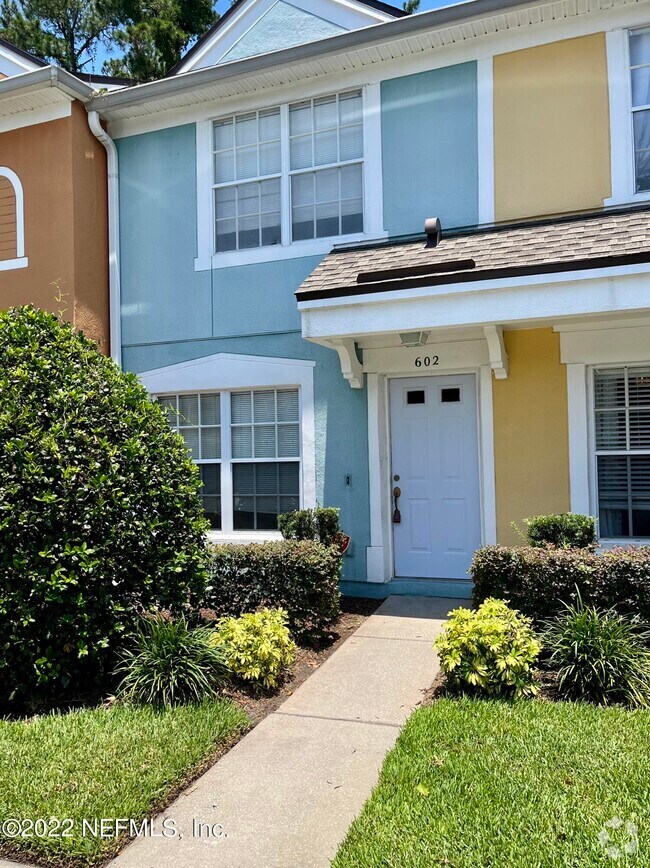 The Gardens Apartments under 2,000 Jacksonville, FL 2 Rentals
