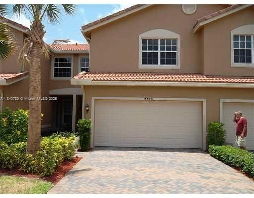 Foto principal - 4438 Colony View Dr