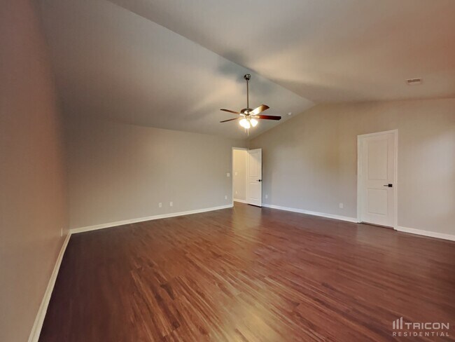 Building Photo - 1686 Pinnacle Oaks Drive Rural Hall NC