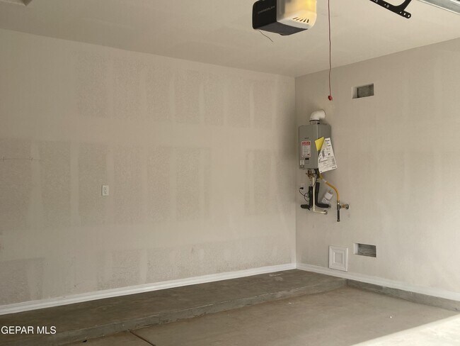 Building Photo - 6009 Hidden Clove Ct