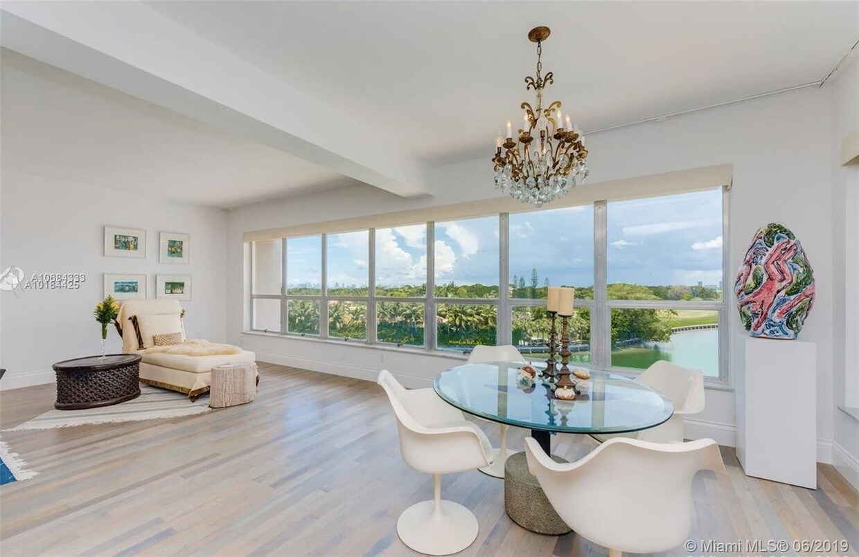Foto principal - 9100 W Bay Harbor Dr