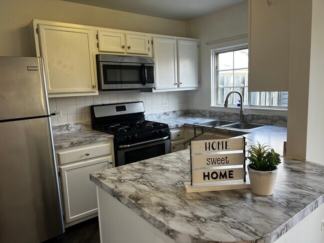 Building Photo - 7567 Waterford Dr