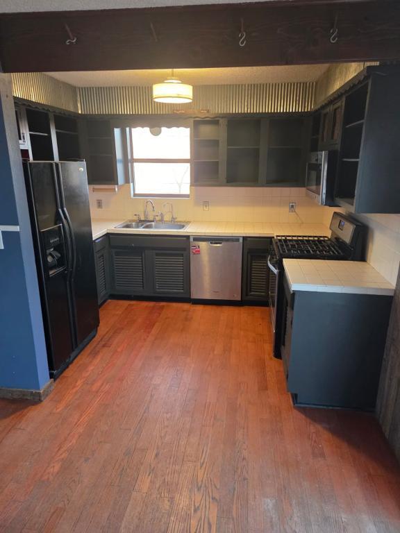 Foto del edificio - 111 E Tower Ave