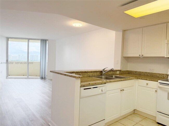 Foto del edificio - 19501 W Country Club Dr