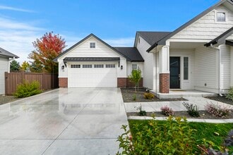 Building Photo - 23 W Arnaz St