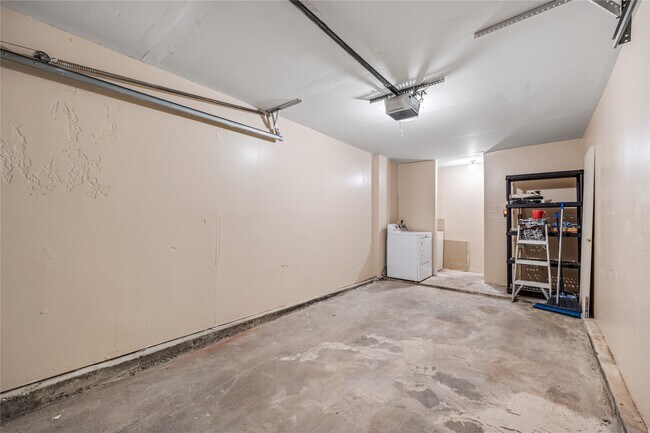 Building Photo - 6701 Sands Point Dr