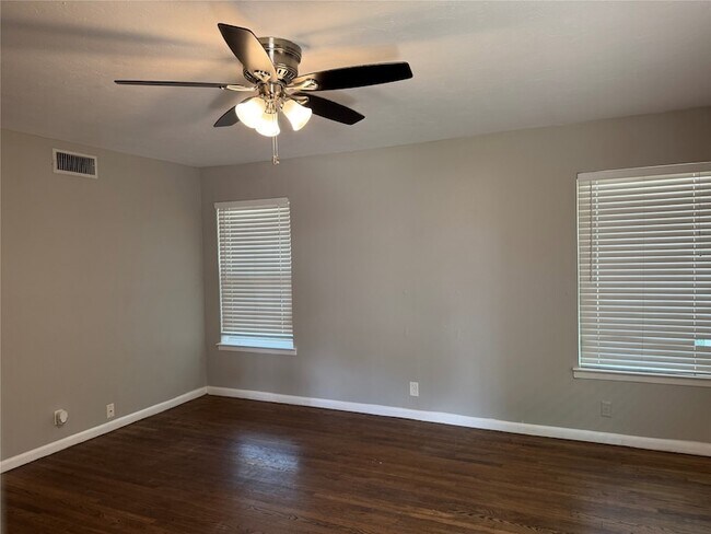 Foto del edificio - 11321 Wyatt St