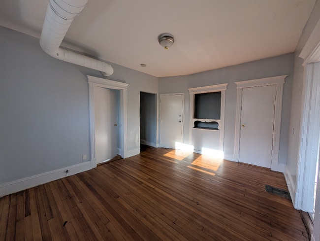 Building Photo - 152 Brook St