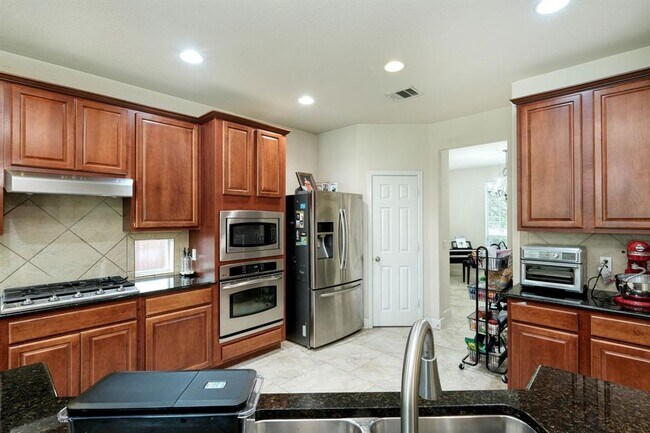 Building Photo - 2640 Salorn Way